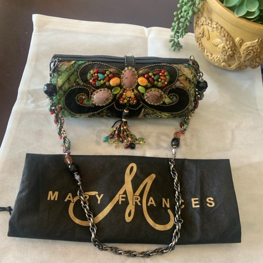 Mary Frances Beaded Handbag purse with strap like new!